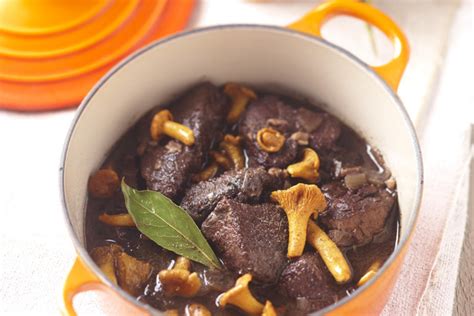 Si certains morceaux de bœuf conviennent à tous types de cuisson, d'autres se prêtent plus particulièrement la cuisson au grill ou à la poêle par exemple. Braiser la viande : tous les conseils | Cuisine & Achat ...