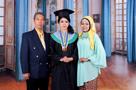 Foto Wisuda Keluarga Newstempo