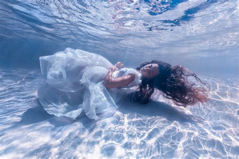 Elena Kalis Underwater Photography Underwater Bride