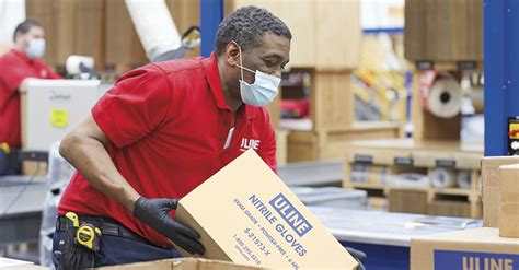 Uline Offers 8000 Year End Bonus For New Warehouse Workers