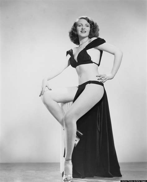 24 Amazing Photographs Of Burlesque Dancers In The 1950s ~ Vintage Everyday