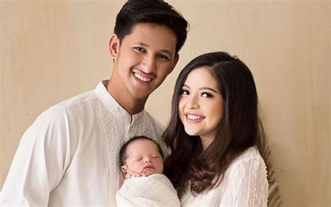 Bantu saya mengembangkan channel ini agar menjadi channel yang luar biasa hanya dengan cara : Tasya Kamila Rayakan Setahun Pernikahan, Akui Lupa Lakukan ...
