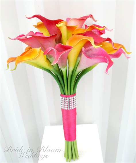 Canary yellow rose and lily bouquet. Bride in Bloom: December 2012