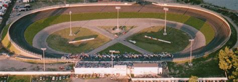 3/8 mile clay oval track for stock car racing. Pictures for Dixie Motor Speedway in Birch Run, MI 48415 ...