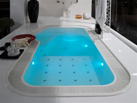 Overflow Hot Tub 4 Seats Pool Faraway By Kos By Zucchetti Design Ludovica Roberto Palomba