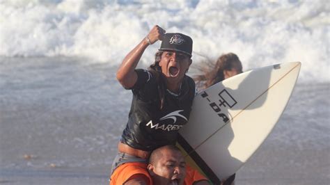 Conforme o hospital do trabalhador. Campeã de surfe morre na praia da Leste-Oeste; testemunha ...