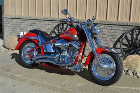 This fat boy is in showroom condition with only 10800 miles on it.tires were replaced at 10,000 miles, ustom exhaust, erformance programmer, nbsp;quick release windshield, uick release back rack with. 2005 Harley-Davidson® CVO FLSTFSE Fat Boy Used