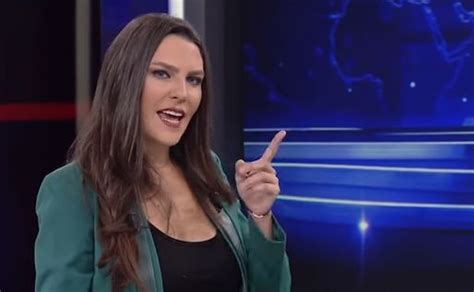 Vikipedi biyografisi ece üner evli mi? Show Ana Haber Yeni Sunucusu Ece Üner Kimdir? - DiziHaberci