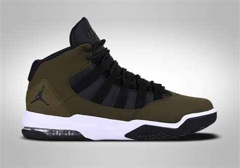 Zone wars + aura skin gameplay! NIKE AIR JORDAN MAX AURA GREEN CAMO pour €112,50 ...