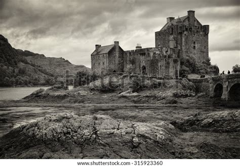 Eilean Donan Castle Black White Low Stock Photo Edit Now 315923360