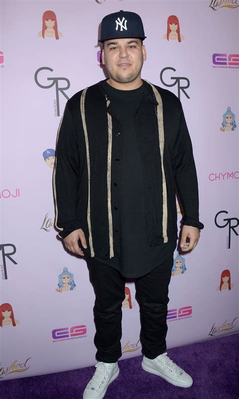rob kardashian shows off weight loss in pics with scott disick and more