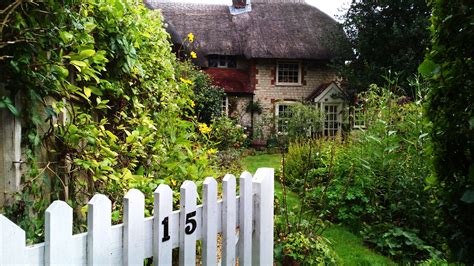 Thatched Cottage In Hampshire Office Breaksoffice Breaks