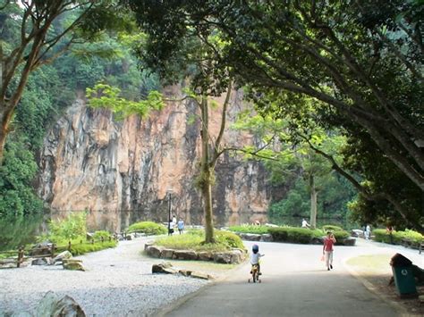 Najděte stock snímky na téma path bukit batok nature park singapore v hd a miliony dalších stock fotografií, ilustrací a vektorů bez autorských poplatků ve sbírce shutterstock. The Journey of Inka and Irza: Bukit Batok Nature Park