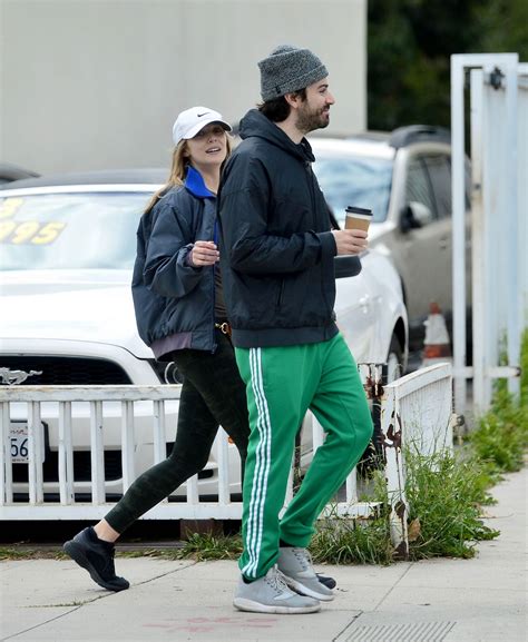 4 net worth of robbie arnett. ELIZABETH OLSEN and Robbie Arnett Out for Coffee in Los Angeles 03/21/2020 - HawtCelebs