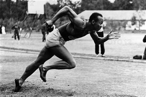 Jesse Owens 1936 Photo12 Ullstein Bild
