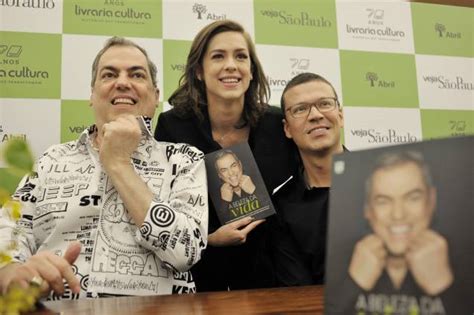 Biaggi Recebe Famosos No Lançamento Do Livro “a Beleza Da Vida” Veja SÃo Paulo