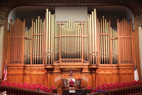 Pipe Organs Speak With Majesty
