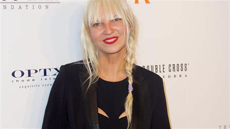 Sia Takes Privacy Seriously Wont Show Her Face Video Sheknows