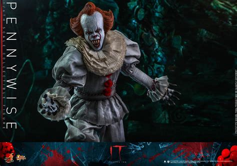 2017's it (now known as it: Pennywise IT Chapter 2 One Sixth Scale Figure by Hot Toys