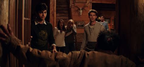 The movie also ends in a way that i was not expecting at all. CABIN FEVER (2016): Film Review - THE HORROR ENTERTAINMENT ...