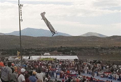 Reno Air Crash Disaster Hundreds Gather At Memorial To Bid Farewell To