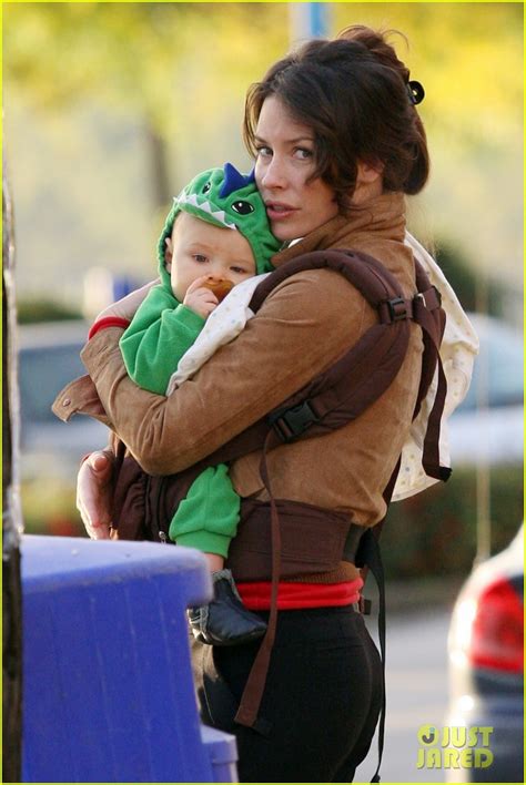 Evangeline Lilly And Son Out In Vancouver Photo 2592776 Evangeline Lilly Pictures Just Jared