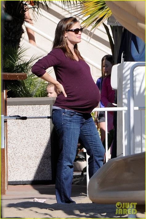 Jennifer Garner Flaunts Her Baby Bump Photo 2625477 Ben Affleck
