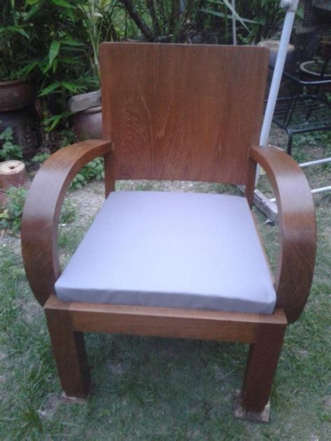 Jenis kayu ini sering digunakan untuk jenis kayu jati memiliki corak warna yang klasik dan unik sehingga banyak di cari untuk menghiasi ruangan. Ezany Galleria...: KERUSI ANTIK KAYU JATI 1 SEATER - SOLD