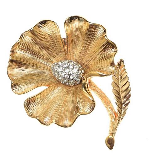 Vintage Gold Tone Flower Brooch