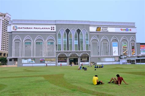 The dataran pahlawan melaka megamall is a shopping mall in banda hilir, malacca city, malacca, malaysia. Dataran Pahlawan Melaka Megamall在Melaka 编辑类库存图片 - 图片 包括有 ...