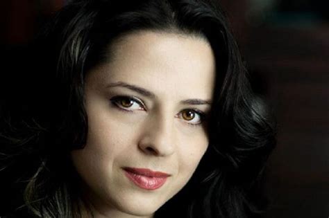 „este un raport la care colegul meu dragoș tudorache care este raportor a muncit foarte mult.e un raport amplu, există un capitol care se referă la reforme și la cadrul instituțional și acolo menționăm și despre vize, menționăm și despre anumite eforturi pe care le depun autoritățile pentru punerea în aplicare a recomandărilor formulate în rapoartele anuale. Legea votului prin corespondenţă în parlamentul tuturor ...