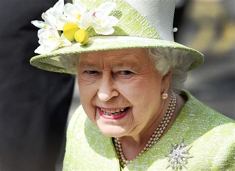Foto Britanci Praznujejo Kraljica Elizabeta Dopolnila 90 Let 2