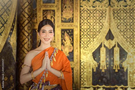 stockfoto asian woman wearing traditional thai culture vintage style thailand culture thailand