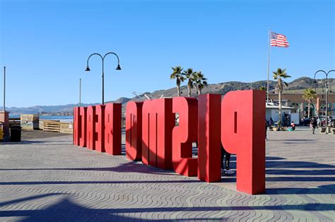 Pismo Beach Pier Plaza The Large Lightup Letters A New Neon Landmark Of