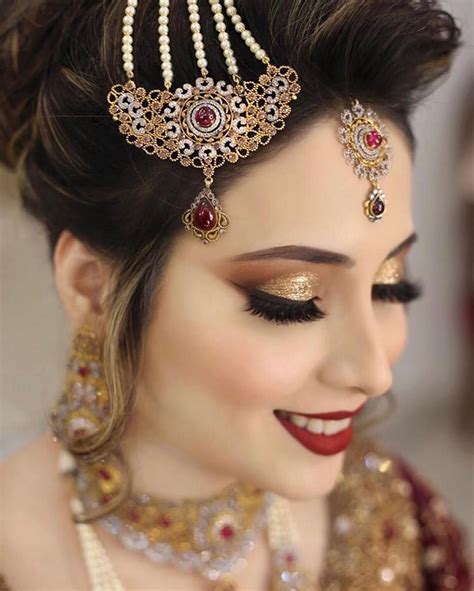 7 Types Of Bridal Eye Makeup You Should Know About Wedbook Bride Eye Makeup Wedding Eye
