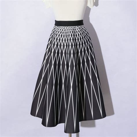 Black Color Elastic High Waist Aline Midi Plaid Skirt For Women Fall And Winter Space Cotton