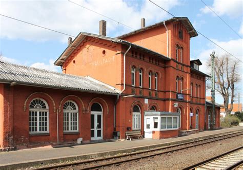 So oder so, immer wieder trifft man auf grandiose aussichten. Neustadt (Hessen), Bahnhof - Industriekultur Mittelhessen