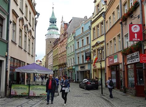 Co warto zobaczyć w stolicy karkonoszy? kamienice stare miasto Jelenia Góra ciekawostki atrakcje ...