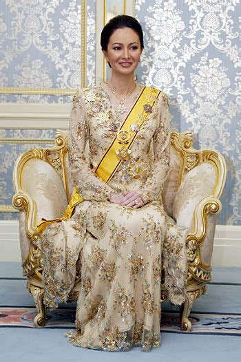 Hans kongelige højhed raja dr. Zara Salim Davidson, the new Crown Princess of the ...
