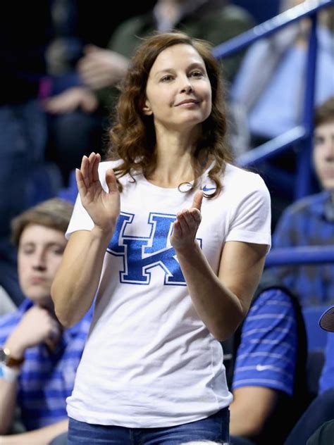 After Facing A Litany Of Harassment On Twitter This Week Actress Ashley Judd Highlighted The