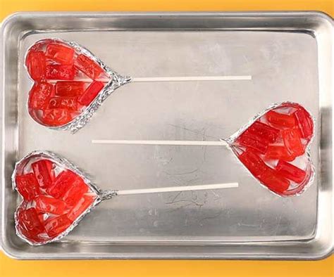 Were Obsessed With These Diy Valentine Lollipops Lollipop Heart