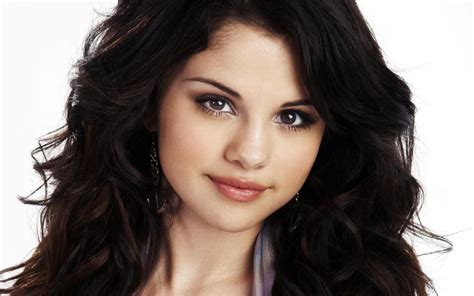 Selena Gomez Cute Smile Lovely