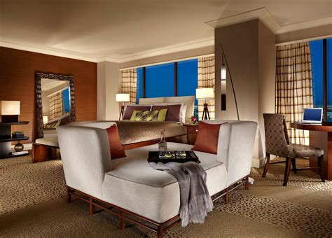 Ranging from 550 square feet to over 2100 square feet, these suites will give that extra dose of much needed leisure to your stay in sin city. Mandalay Bay Extra Bedroom Suite - pontodecrochesoniamria