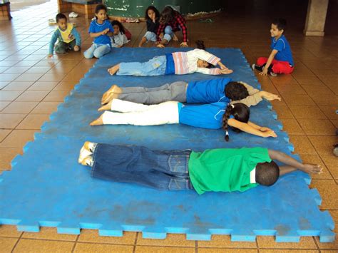 É um dos fundamentos ofensivos no basquete, futebol, hóquei, e polo aquático. Projeto UCA - Profa Adriana: Atividade de Ginástica ...