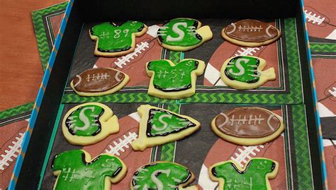 You can cover them with fondant, rainbow sprinkles, delicious melted chocolate… i could go on, but one of my favorite ways is to flood a cookie with royal. Saskatchewan Roughriders Football-Themed Decorated Sugar ...