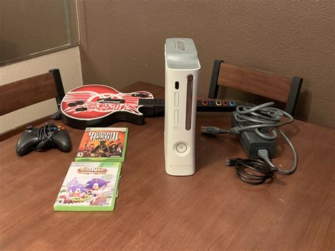 Microsoft Xbox 360 Expert System Bundle 20gb Hdd White Console