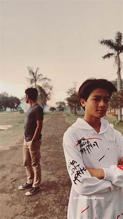 Foto Pakai Baju Putih