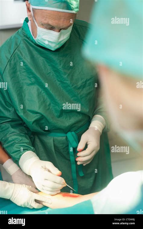 Surgeon Using Scalpel Cut Skin Hi Res Stock Photography And Images Alamy