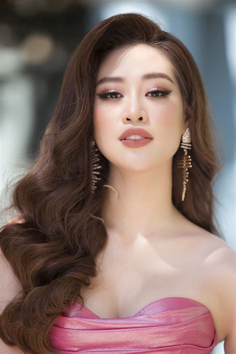Hoa Hậu Khánh Vân Khoe Vẻ đẹp Gợi Cảm Trước Kỳ Miss Universe 2020