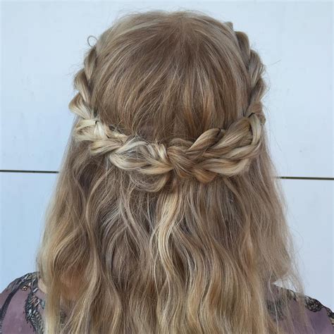 Get inspired by these half up, half down hairstyles from salons around the world and see which they are generally quick and easy to put together and don't usually require a visit to the hairstylist. 60 Cute Easy Half Up Half Down Hairstyles: Wedding, Prom ...